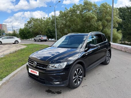 2019 Volkswagen Tiguan II, чёрный, вид 1