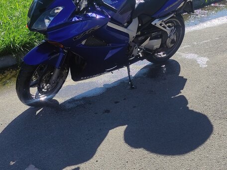 2005 Honda VFR 800, синий, 350000 рублей, вид 4