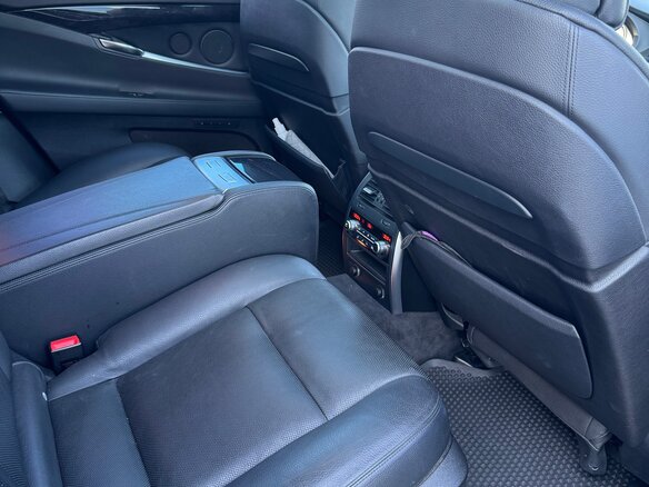 2010 BMW 5 серии Gran Turismo 535i VI (F10/F11/F07), чёрный, 1950000 рублей - вид 9