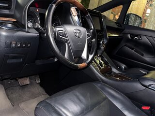 2017 Toyota Alphard III, белый, 5500000 рублей, вид 4