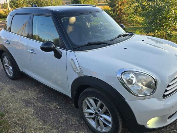 2011 Mini Countryman Cooper I, белый, 860000 рублей