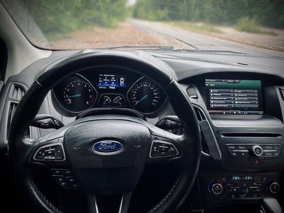 2016 Ford Focus III Рестайлинг, белый, 1100000 рублей - вид 8