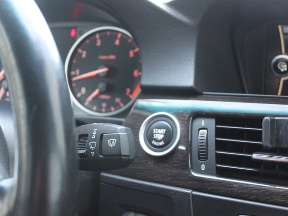 2012 BMW 3 серии 320i V (E90/E91/E92/E93) Рестайлинг, белый - вид 11