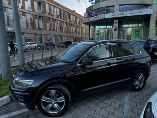 2017 Volkswagen Tiguan II, чёрный, 3050000 рублей, вид 1