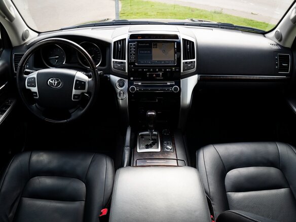 2014 Toyota Land Cruiser 200 Series Рестайлинг 1, чёрный, 4049999 рублей - вид 12
