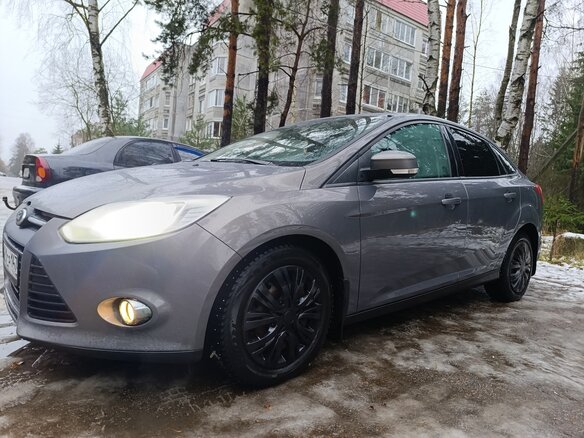 2014 Ford Focus III, коричневый, 870000 рублей