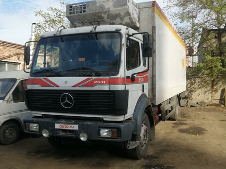 1994 Mercedes-Benz Фургон (6х2), белый, 1900000 рублей, вид 1