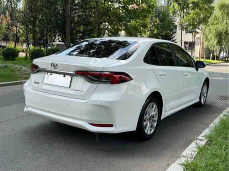 2023 Toyota Corolla XII (E210), белый, 1550000 рублей, вид 4