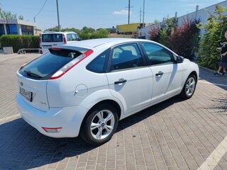 2010 Ford Focus II Рестайлинг, белый, 470000 рублей, вид 5