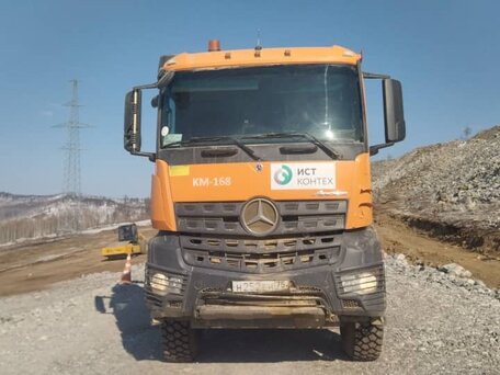 2021 Mercedes-Benz Arocs, золотистый, 4500000 рублей, вид 2