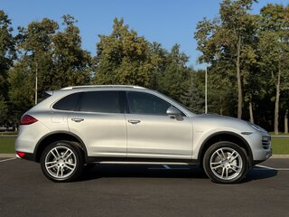 2011 Porsche Cayenne S Hybrid II (958), серый, 2990000 рублей, вид 3