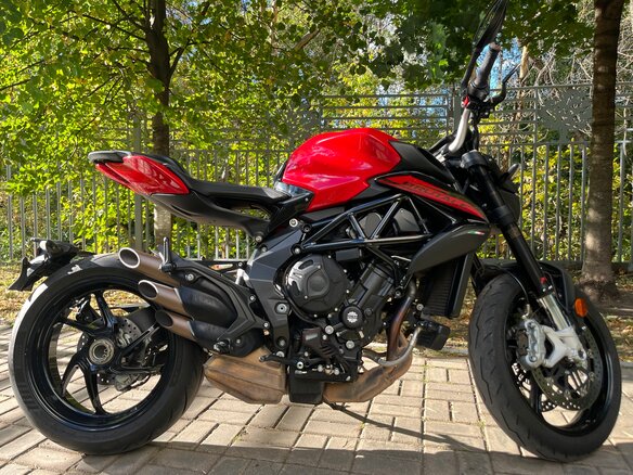 2020 MV Agusta Brutale 800, красный, 1180000 рублей