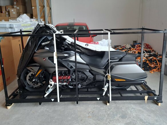 2023 Honda GL 1800 Gold Wing, серый, 2800000 рублей - вид 1