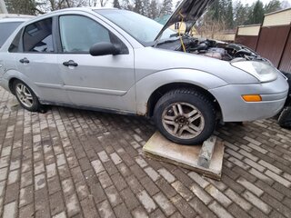 2002 Ford Focus I (North America), серебристый, 140000 рублей, вид 2