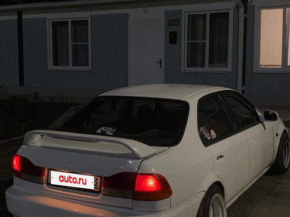 2000 Honda Civic Ferio II, белый, 330000 рублей - вид 2