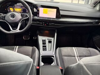 2022 Volkswagen Golf VIII, белый, 1900000 рублей, вид 4