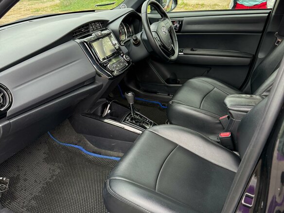 2015 Toyota Corolla Fielder XI (E160, E170, E180) Рестайлинг 1, чёрный, 1600000 рублей - вид 1