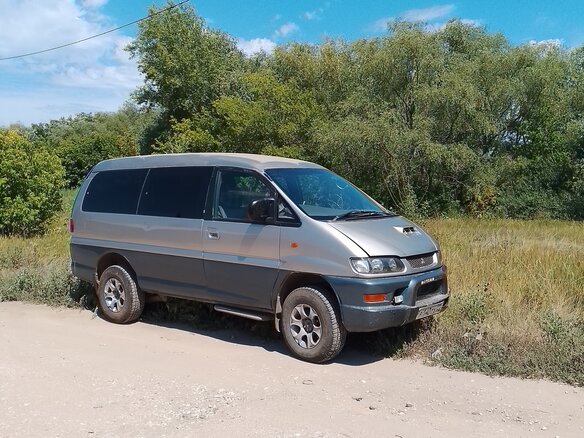 1998 Mitsubishi Delica IV, серебристый, 850000 рублей - вид 7