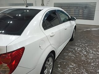 2012 Chevrolet Aveo II, белый, 600000 рублей, вид 4