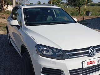 2012 Volkswagen Touareg II, белый, 2400000 рублей, вид 1