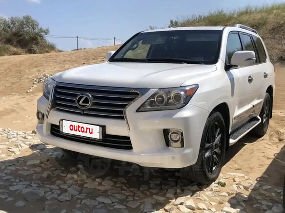 2014 Lexus LX 570 III Рестайлинг, белый, 3700000 рублей - вид 15