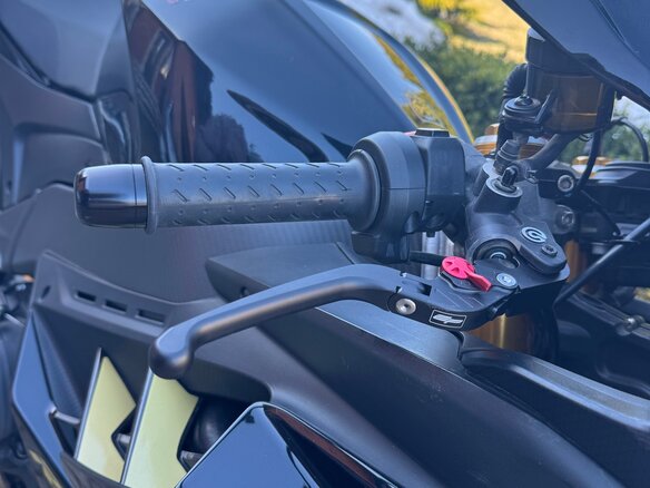 2022 Aprilia RSV4, чёрный - вид 15