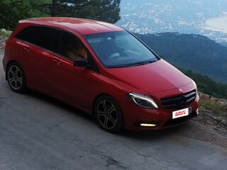 2014 Mercedes-Benz B-Класс 180 II (W246), красный, 850000 рублей, вид 2