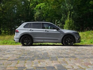 2021 Volkswagen Tiguan II Рестайлинг, белый, 3800000 рублей, вид 3