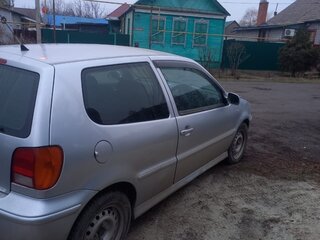 2001 Volkswagen Polo III Рестайлинг, серебристый, 240000 рублей, вид 2