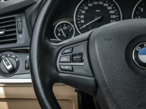 2014 BMW X3 20i xDrive II (F25) Рестайлинг, белый - вид 20
