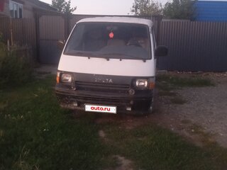1992 Toyota HiAce H100, белый, 650000 рублей, вид 1