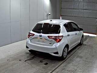 2019 Toyota Vitz III (XP130) Рестайлинг 2, белый, 1070000 рублей, вид 4