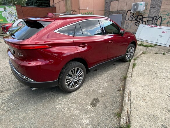 2020 Toyota Venza II, красный, 3900000 рублей - вид 5