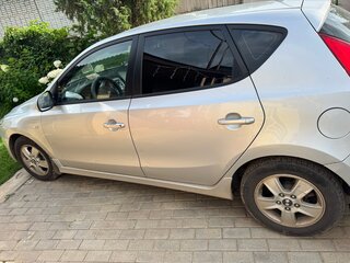 2011 Hyundai i30 I Рестайлинг, серебристый, 650000 рублей, вид 3