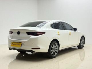 2023 Mazda 3 Axela IV (BP), белый, 1570000 рублей, вид 5