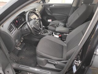 2018 Volkswagen Tiguan II, чёрный, 1600000 рублей, вид 5