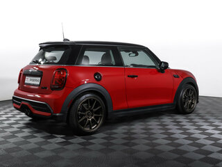 2021 Mini Hatch Cooper S III (F55/F56) Рестайлинг 2, красный, 2770815 рублей, вид 5