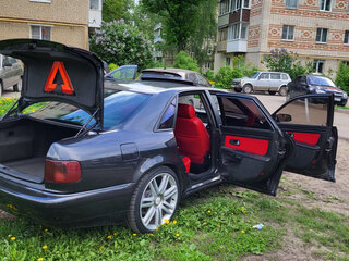 1998 Audi S8 I (D2), чёрный, 1300000 рублей, вид 1