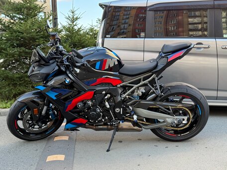 2025 BMW M 1000 R, чёрный, 2500000 рублей, вид 1