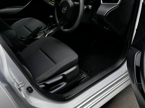 2022 Toyota Corolla XII (E210), белый, 1830000 рублей - вид 7