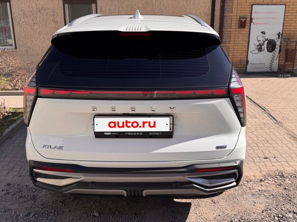 2024 Geely Atlas II, белый, 2850000 рублей - вид 3