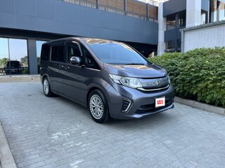 2018 Honda Stepwgn V Рестайлинг, серый, 2050000 рублей, вид 2