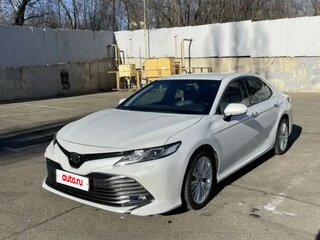 2018 Toyota Camry VIII (XV70), белый, 3000000 рублей, вид 1
