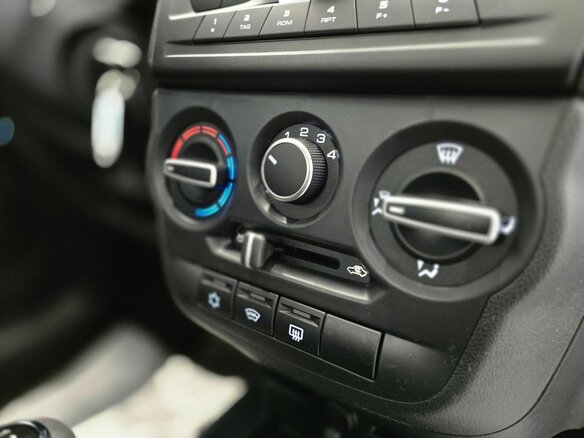 2026 Lada (ВАЗ) Granta I Рестайлинг, белый, 1290000 рублей - вид 8