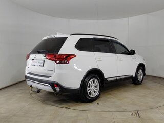 2019 Mitsubishi Outlander III Рестайлинг 3, белый, 2065000 рублей, вид 5