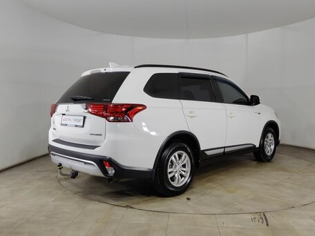 2019 Mitsubishi Outlander III Рестайлинг 3, белый, 2044000 рублей, вид 5