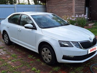 2017 Skoda Octavia III (A7) Рестайлинг, белый, 1400000 рублей, вид 1