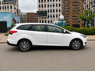 2018 Ford Focus III Рестайлинг, белый, 730000 рублей, вид 4