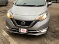 2020 Nissan Note II Рестайлинг, серебристый, 1250000 рублей - вид 1
