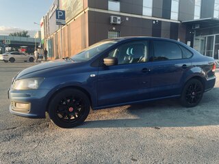 2018 Volkswagen Polo V Рестайлинг, синий, 1230000 рублей, вид 5